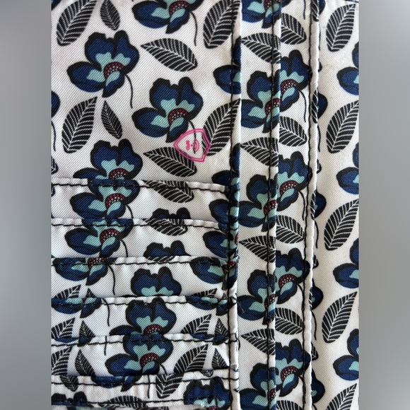 Vera Bradley RFID On theGo Wristlet Bradford Plaid Performance Twill Floral Gray - Picture 4 of 5